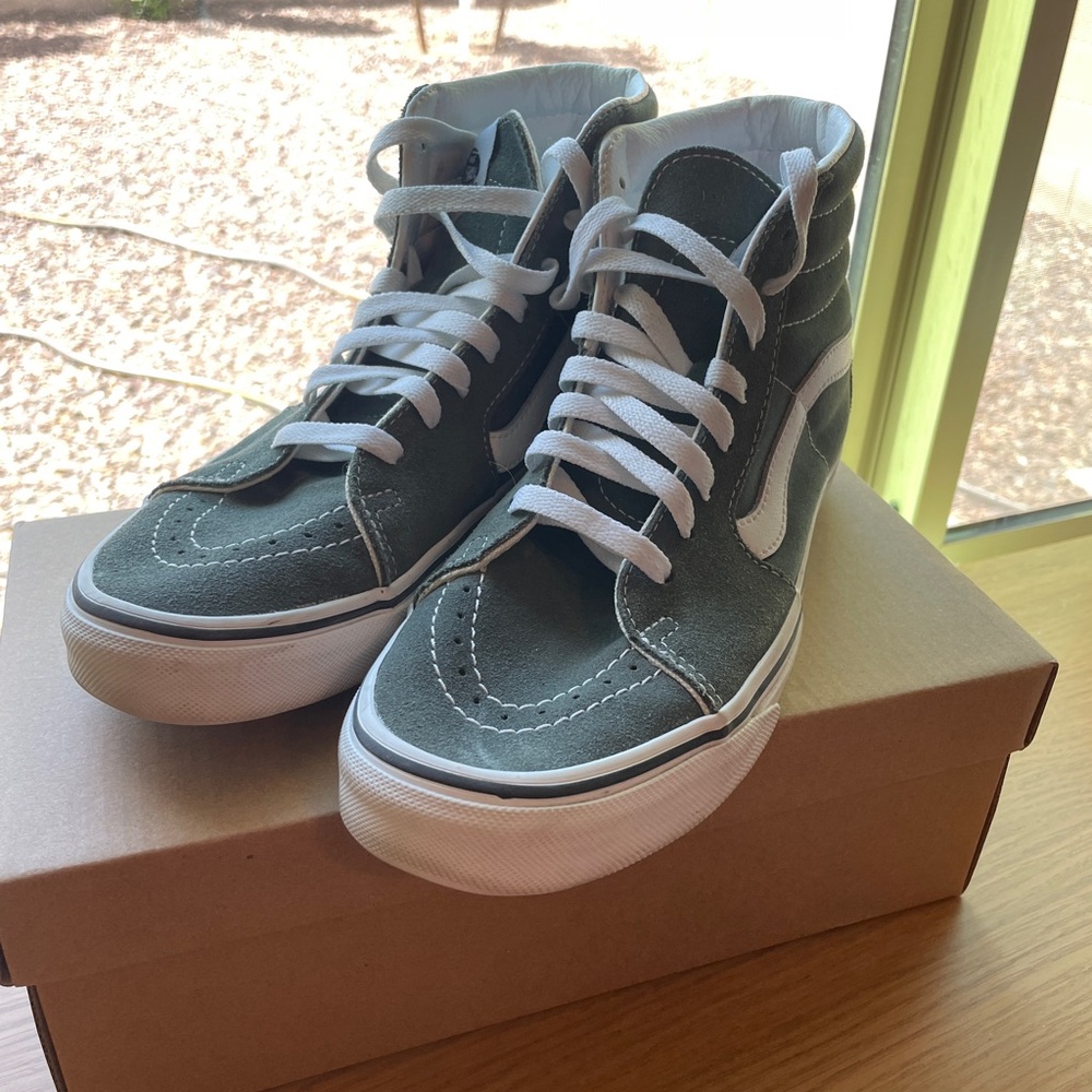 Vans Suede High-Tops in Olive and White